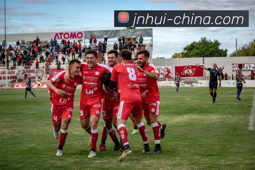 詹姆斯与基德激烈口角引热议湖人逆转独行侠关键战复盘